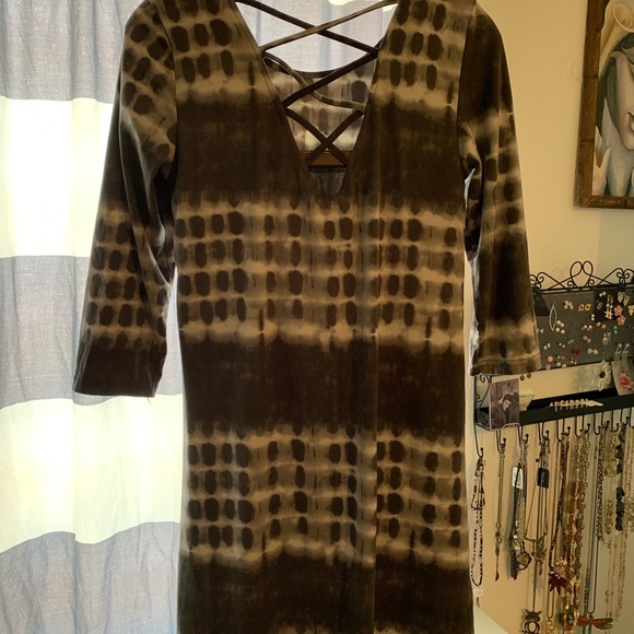 5th and Love Dress - Picture 2 of 4